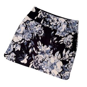 S. C. & CO. Navy Floral Skort Size Medium